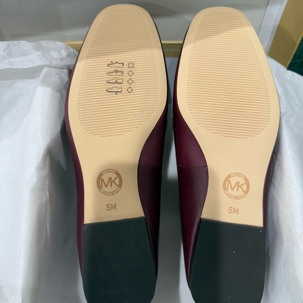 Michael Kors Dolores Leather Loafer‎ - Picture 6 of 7